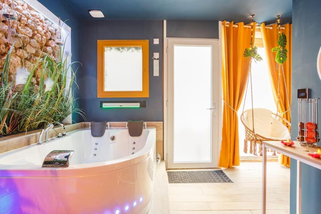 Ferienwohnung Jade Hammam & Jacuzzi Brie-Comte-Robert Exterior foto